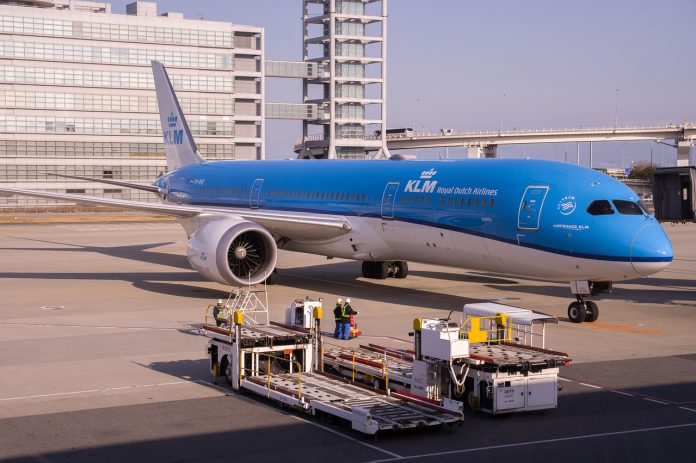 plane-4069660_1280