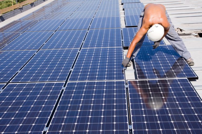 Gezondheidsraad: bescherm werknemers beter tegen klimaatgerelateerde gezondheidsrisico’s